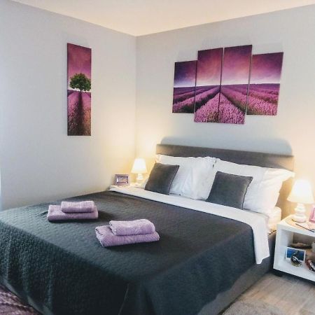 Elly Apartments Split Eksteriør billede